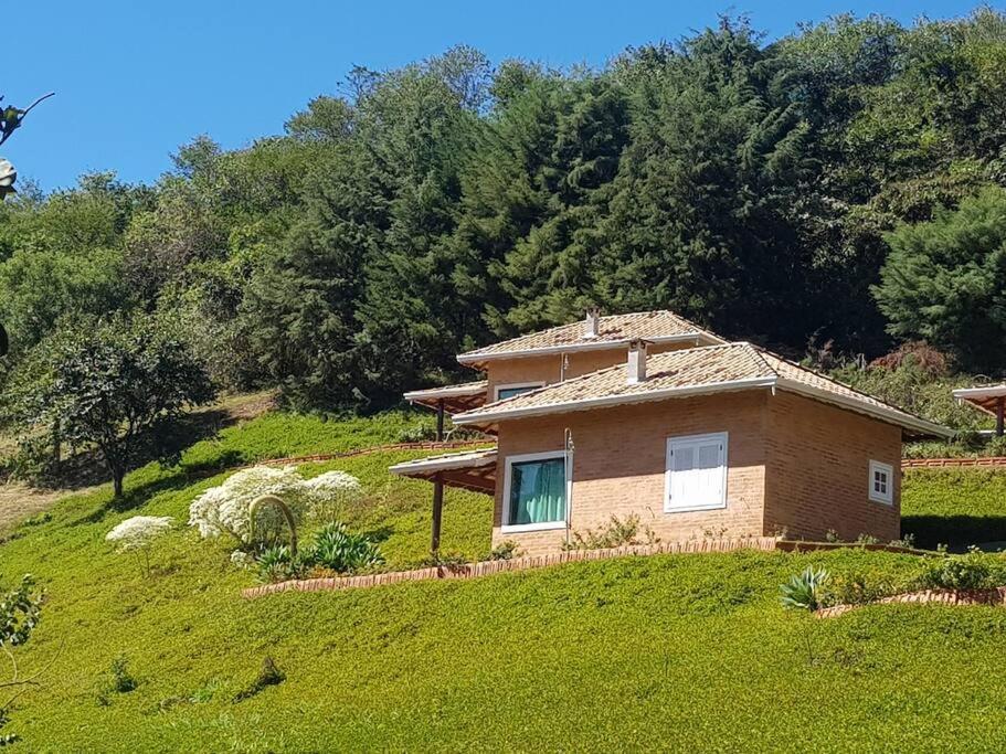 Recanto Dos Beija Flores, Chale Lantana B Monte Alegre do Sul Εξωτερικό φωτογραφία