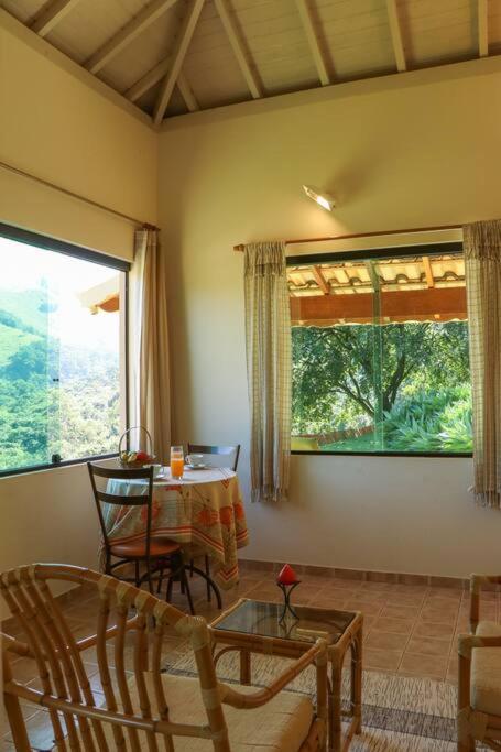Recanto Dos Beija Flores, Chale Lantana B Monte Alegre do Sul Εξωτερικό φωτογραφία