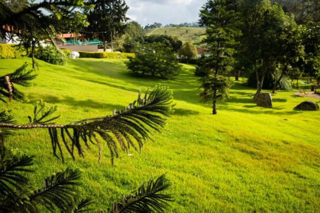 Recanto Dos Beija Flores, Chale Lantana B Monte Alegre do Sul Εξωτερικό φωτογραφία